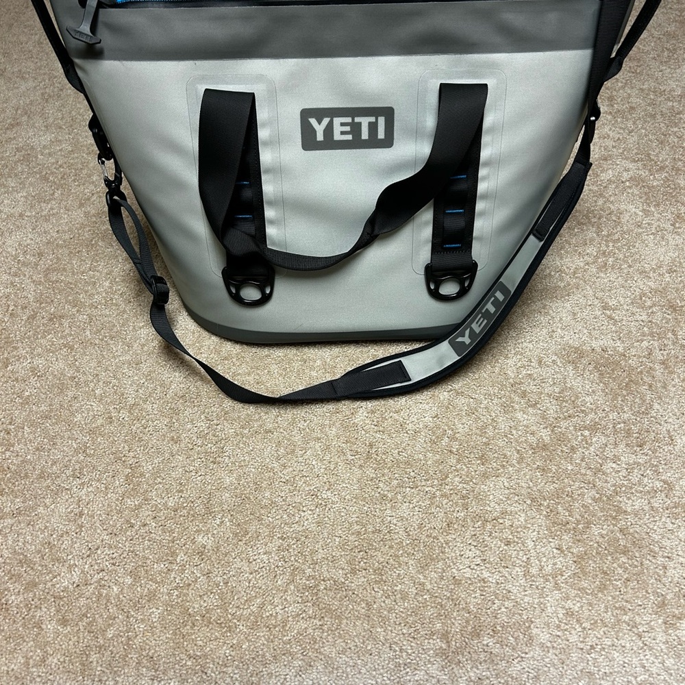 YETI cooler Hopper Two 30